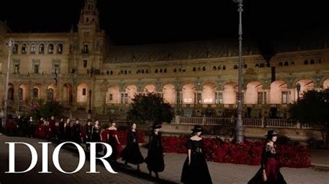 desfile dior sevilla en directo|Así fue el espectacular desfile de Dior en Sevilla.